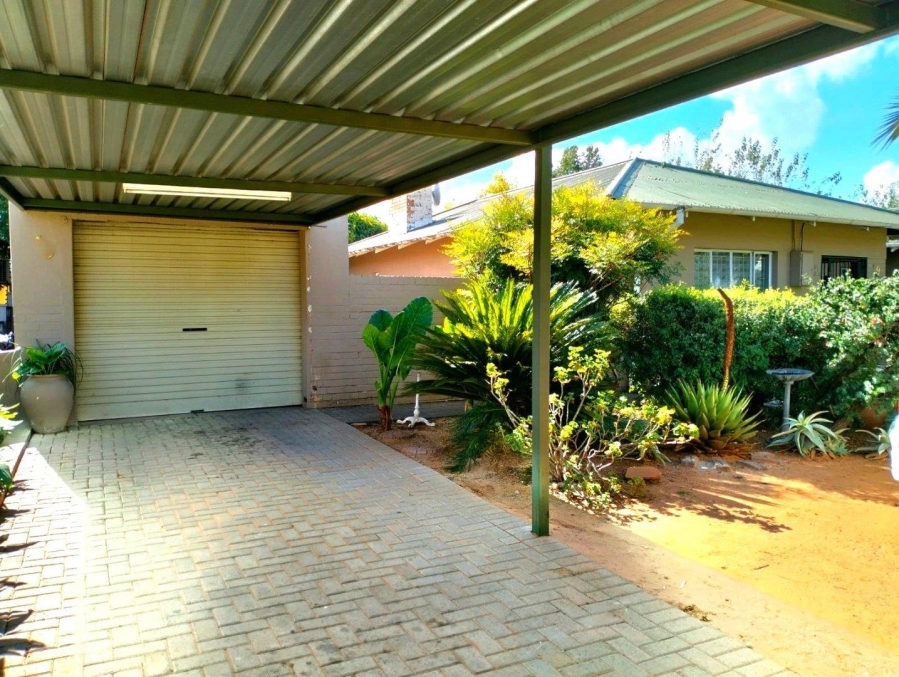 To Let 4 Bedroom Property for Rent in Park West Free State